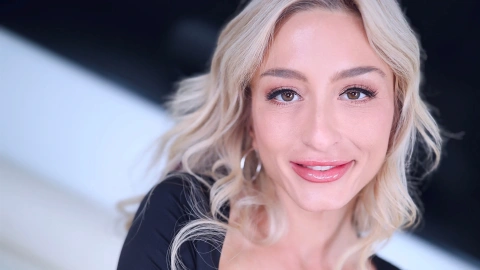 Amateur Allure Welcomes Kathryn Mae